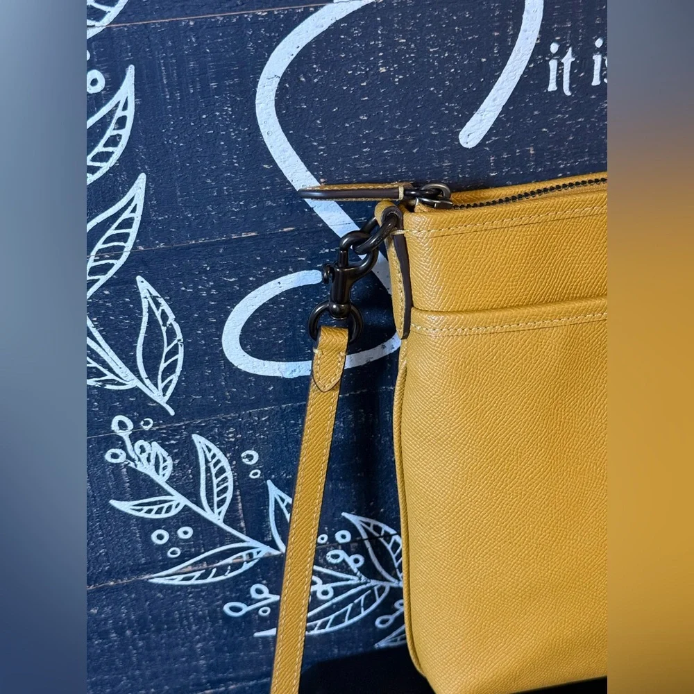 Coach Kitt Messenger Crossbody Bag (NWOT) - Picture 3 of 7